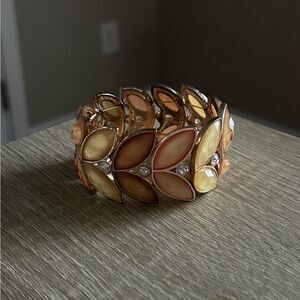 NWOT … Elegant “Multicolor” Leaf Bracelet